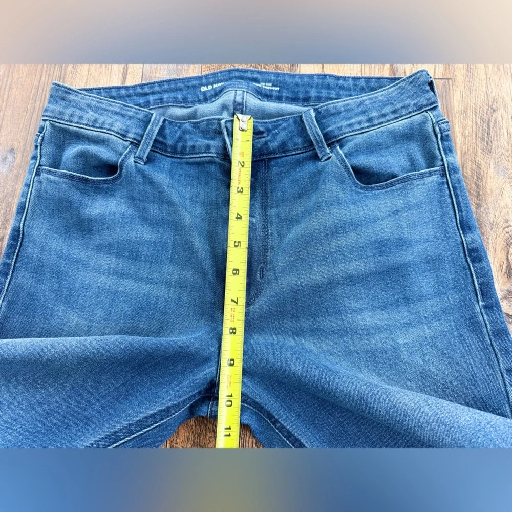 Women’s Old Navy Mid-Rise Wow Boot Cut Jeans, Size 10 Tall, Comfortable Fit - Picture 8 of 14